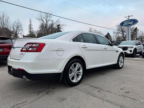 2018 Ford Taurus SEL