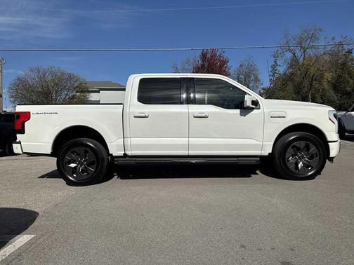 2022 Ford F-150 Lightning LARIAT