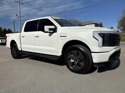 2022 Ford F-150 Lightning LARIAT