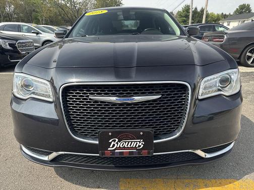 2018 Chrysler 300 Touring