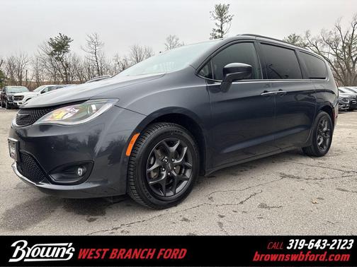 2020 Chrysler Pacifica Touring L