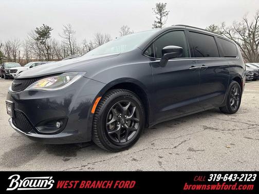 2020 Chrysler Pacifica Touring L
