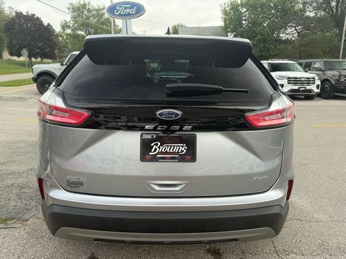 Iconic Silver Metallic 2023 Ford Edge SEL