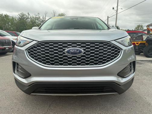 Iconic Silver Metallic 2023 Ford Edge SEL