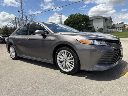 2020 Toyota Camry Hybrid XLE