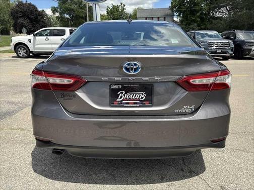 2020 Toyota Camry Hybrid XLE
