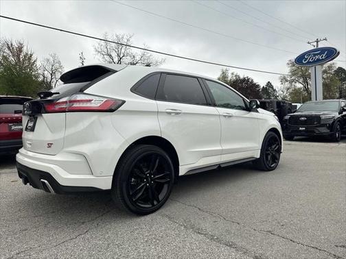 2022 Ford Edge ST