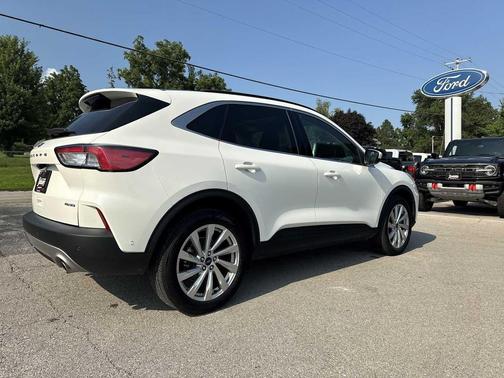 2022 Ford Escape Titanium