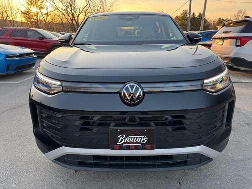 2025 Volkswagen Tiguan 2.0T SE 4MOTION