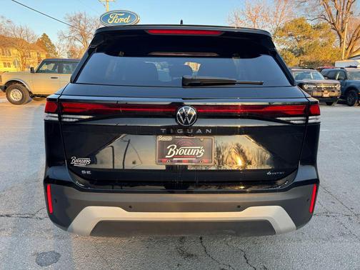 2025 Volkswagen Tiguan 2.0T SE 4MOTION