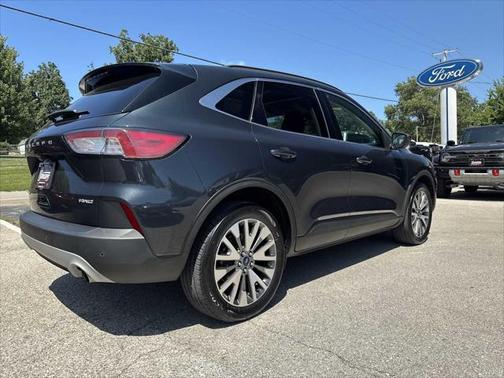 2022 Ford Escape Titanium