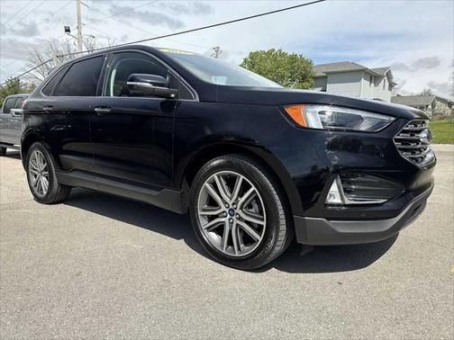 2022 Ford Edge Titanium