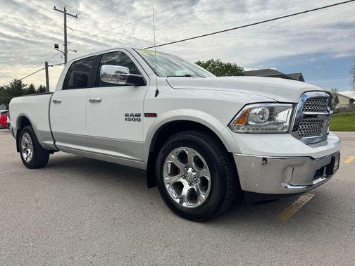 Bright White Clearcoat 2015 RAM 1500 Laramie