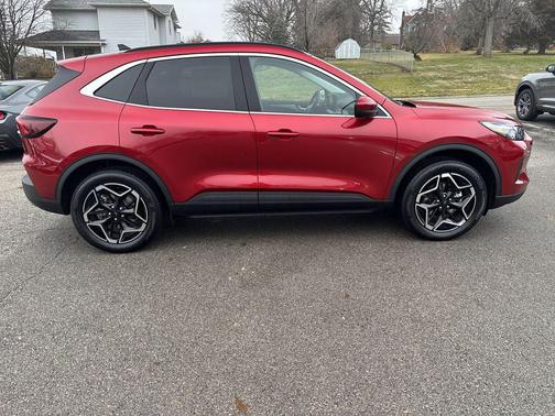 2026 Ford Escape Platinum