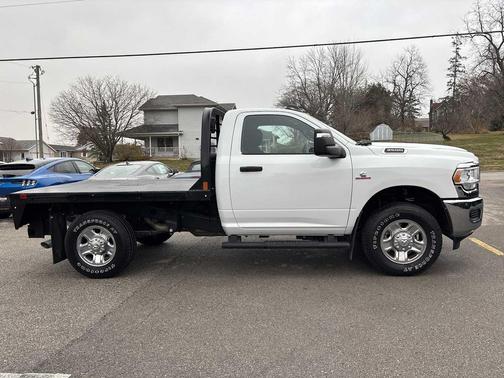 2024 RAM 3500 Tradesman Regular Cab 4x4 8' Box
