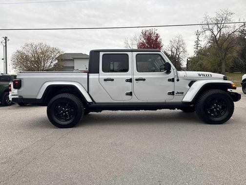 2022 Jeep Gladiator Willys 4x4