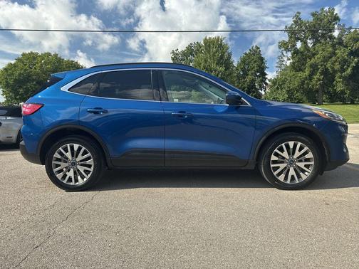 2022 Ford Escape Titanium