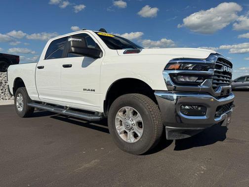 Bright White Clearcoat 2025 RAM 2500 Big Horn Crew Cab 4x4 6'4' Box