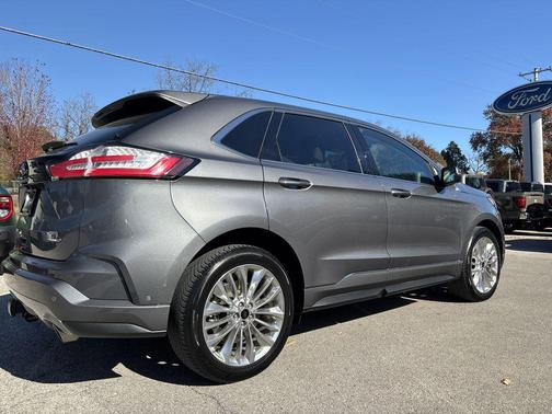 2021 Ford Edge Titanium