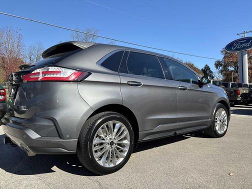 2021 Ford Edge Titanium