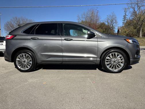 2021 Ford Edge Titanium