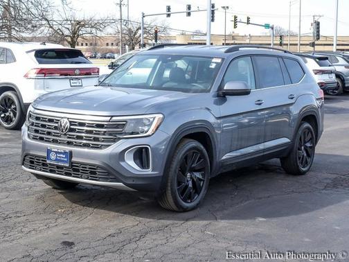 Platinum Gray Metallic 2024 Volkswagen Atlas 2.0T SE