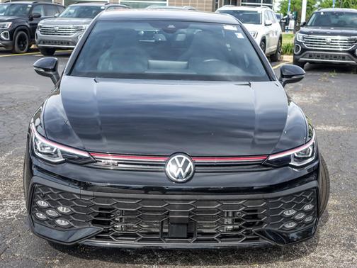 Mythos Black Metallic 2025 Volkswagen Golf GTI 2.0T SE