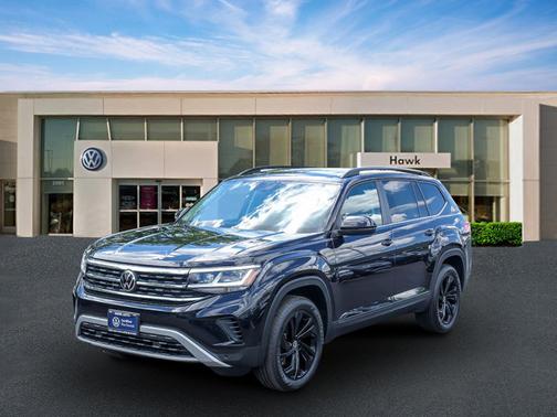 Deep Black Pearl Effect 2023 Volkswagen Atlas 3.6 SE w/ Technology