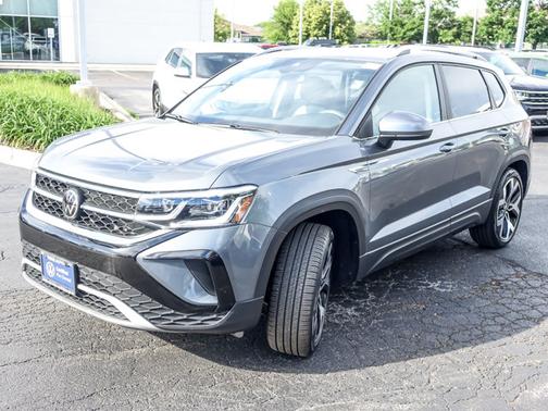 Platinum Gray Metallic 2023 Volkswagen Taos 1.5T SEL