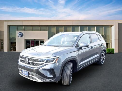 Platinum Gray Metallic 2023 Volkswagen Taos 1.5T SEL