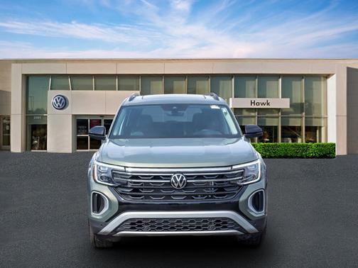 Avocado Green Pearl 2025 Volkswagen Atlas 2.0T Peak Edition