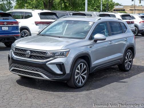 Pyrite Silver Metallic 2023 Volkswagen Taos 1.5T SE