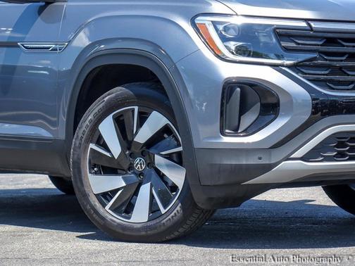 2025 Volkswagen Atlas Cross Sport 2.0T SE w/ Technology