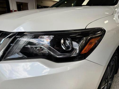 2017 Nissan Pathfinder Platinum