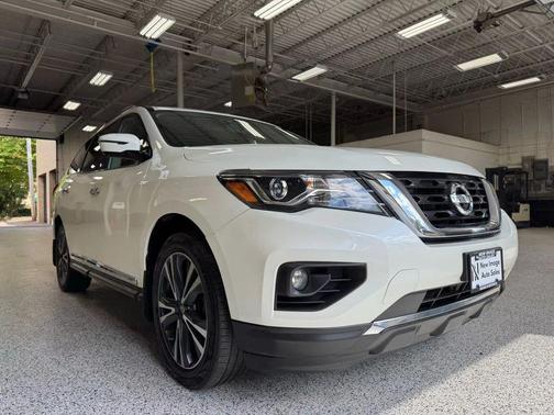2017 Nissan Pathfinder Platinum