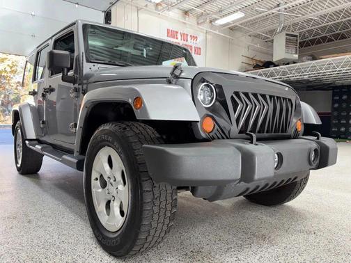 2013 Jeep Wrangler Unlimited Sahara