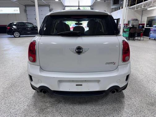 Light White 2012 MINI Cooper S Countryman Base