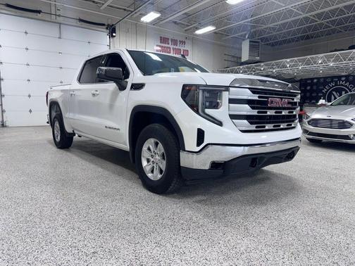 White 2023 GMC Sierra 1500 SLE