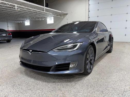 2017 Tesla Model S 75D