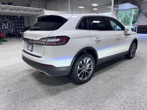Pristine White Metallic Tri-Coat 2022 Lincoln Nautilus Reserve