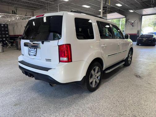 White 2013 Honda Pilot Touring