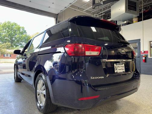 2018 Kia Sedona LX
