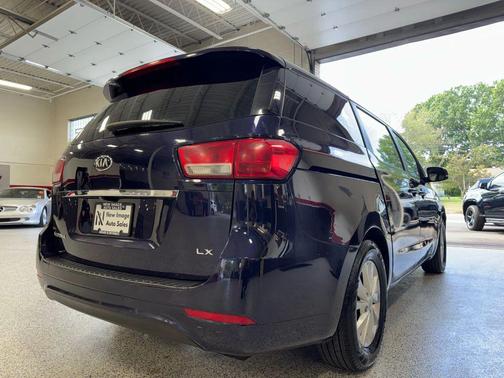 2018 Kia Sedona LX
