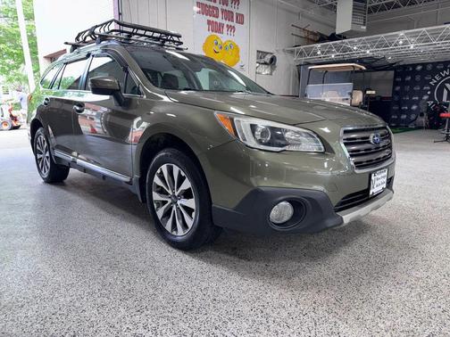 Green 2017 Subaru Outback 3.6R Touring
