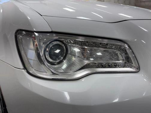 2019 Chrysler 300 Limited