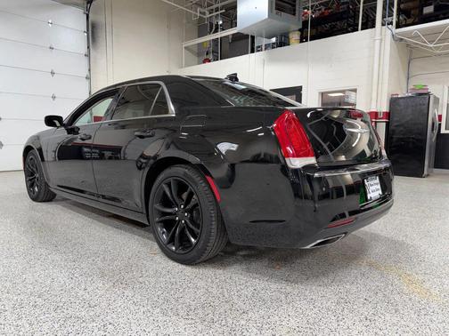 2018 Chrysler 300 Touring
