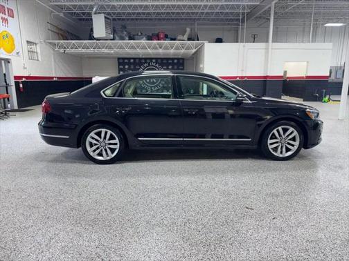 2017 Volkswagen Passat 1.8T SEL Premium