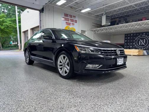 2017 Volkswagen Passat 1.8T SEL Premium