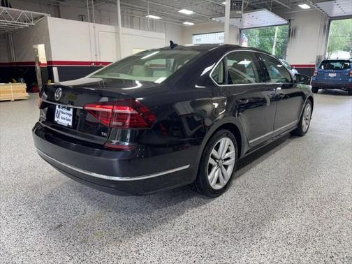 2017 Volkswagen Passat 1.8T SEL Premium