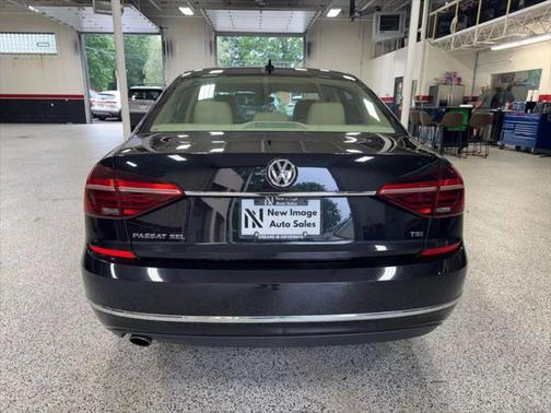 2017 Volkswagen Passat 1.8T SEL Premium